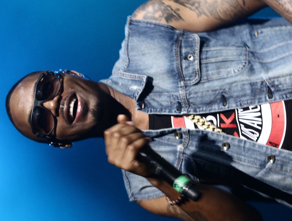 Nas performing Illmatic XX in Paris in 2014