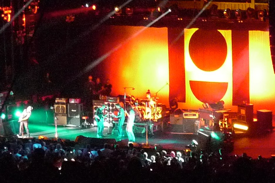 Pearl Jam performing with Chris Cornell in 2011